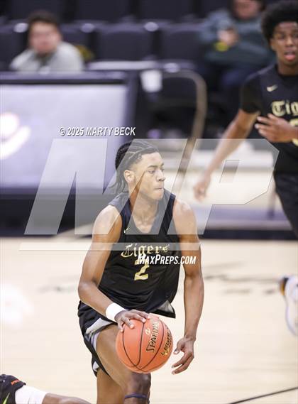 Thumbnail 3 in Little Rock-Central vs Vashon (Norm Stewart Classic) photogallery.