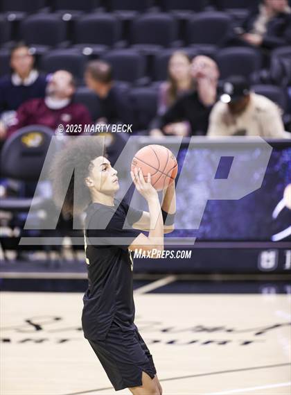 Thumbnail 1 in Little Rock-Central vs Vashon (Norm Stewart Classic) photogallery.