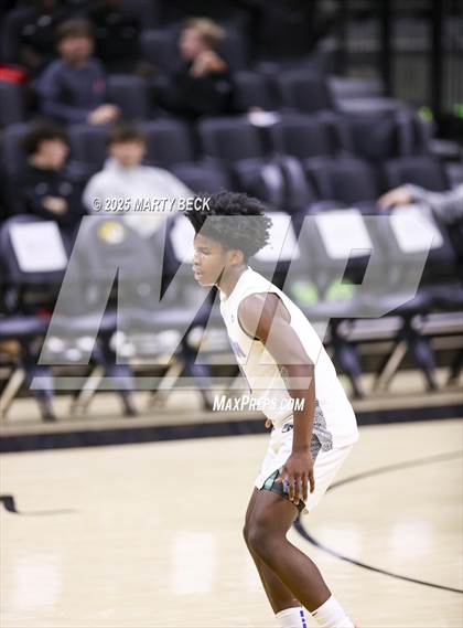 Thumbnail 2 in Little Rock-Central vs Vashon (Norm Stewart Classic) photogallery.