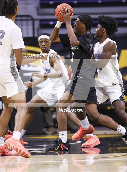 Thumbnail 1 in Little Rock-Central vs Vashon (Norm Stewart Classic) photogallery.