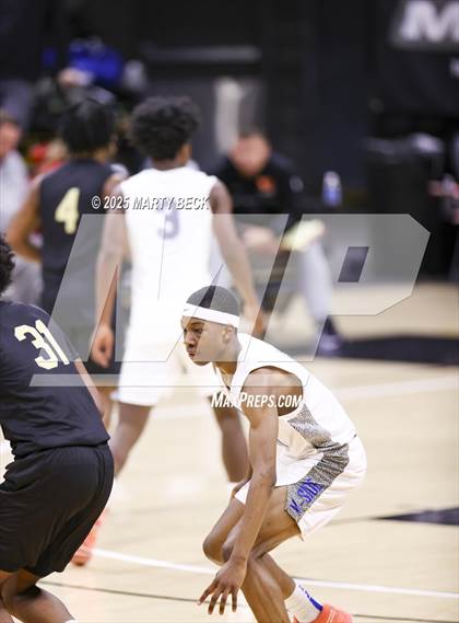Thumbnail 1 in Little Rock-Central vs Vashon (Norm Stewart Classic) photogallery.