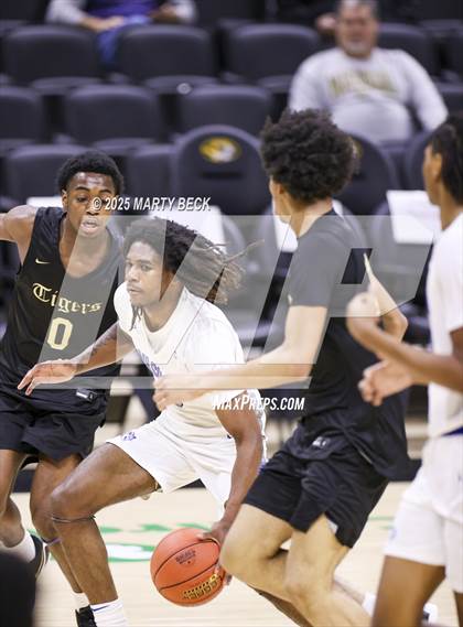 Thumbnail 3 in Little Rock-Central vs Vashon (Norm Stewart Classic) photogallery.