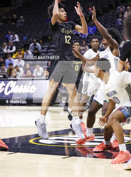 Thumbnail 2 in Little Rock-Central vs Vashon (Norm Stewart Classic) photogallery.