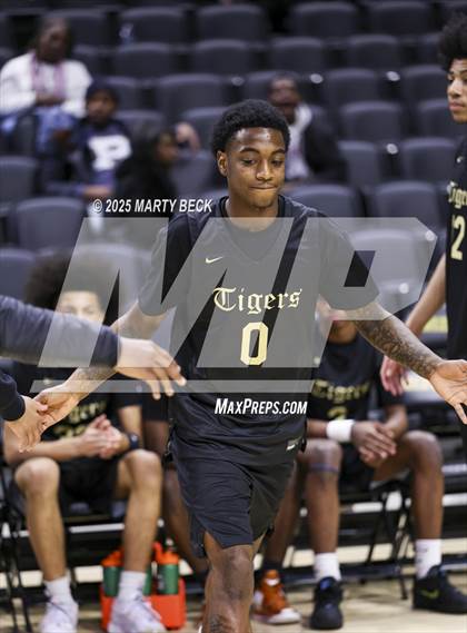 Thumbnail 1 in Little Rock-Central vs Vashon (Norm Stewart Classic) photogallery.