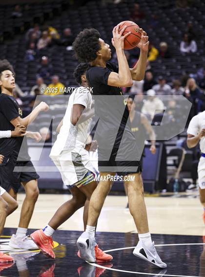 Thumbnail 3 in Little Rock-Central vs Vashon (Norm Stewart Classic) photogallery.