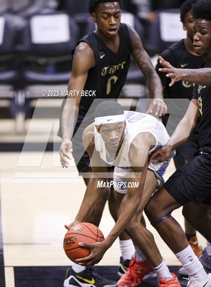 Thumbnail 3 in Little Rock-Central vs Vashon (Norm Stewart Classic) photogallery.