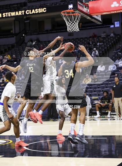 Thumbnail 2 in Little Rock-Central vs Vashon (Norm Stewart Classic) photogallery.