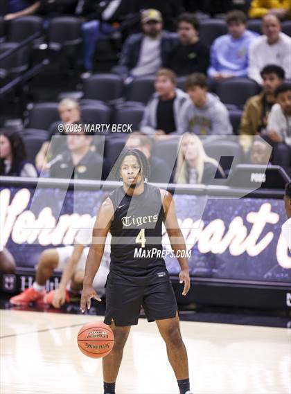 Thumbnail 2 in Little Rock-Central vs Vashon (Norm Stewart Classic) photogallery.