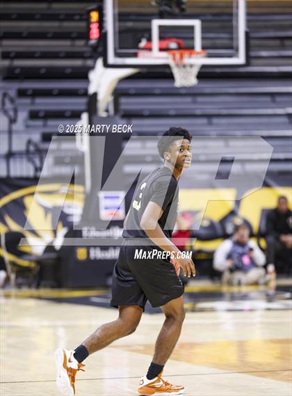 Thumbnail 1 in Little Rock-Central vs Vashon (Norm Stewart Classic) photogallery.