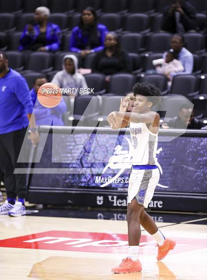 Thumbnail 2 in Little Rock-Central vs Vashon (Norm Stewart Classic) photogallery.