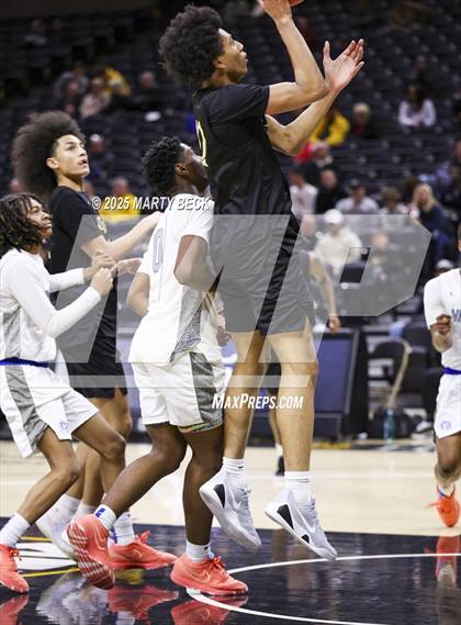Thumbnail 1 in Little Rock-Central vs Vashon (Norm Stewart Classic) photogallery.