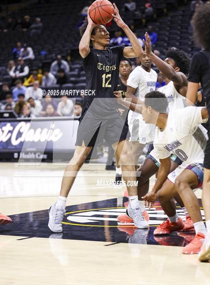 Thumbnail 3 in Little Rock-Central vs Vashon (Norm Stewart Classic) photogallery.