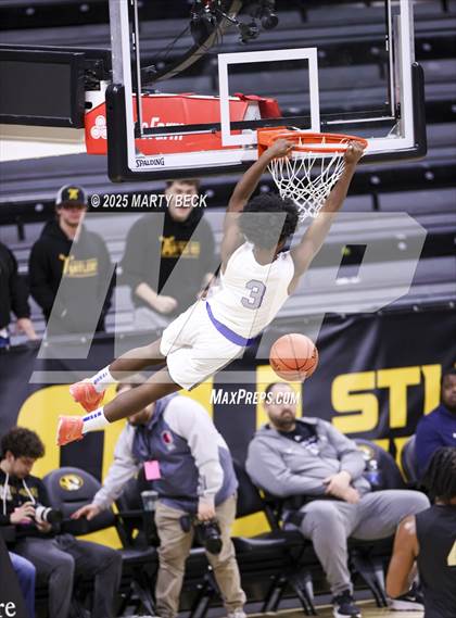 Thumbnail 2 in Little Rock-Central vs Vashon (Norm Stewart Classic) photogallery.