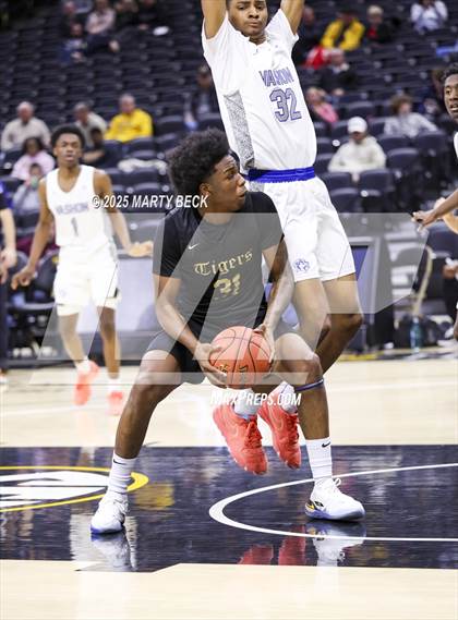 Thumbnail 2 in Little Rock-Central vs Vashon (Norm Stewart Classic) photogallery.