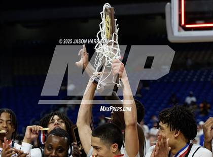 Thumbnail 2 in Mansfield Summit vs. Fort Bend Marshall (UIL Basketball 5A D2 Final) photogallery.