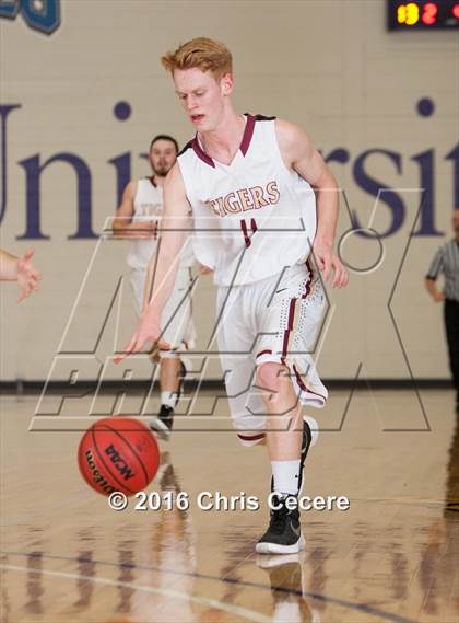 Thumbnail 2 in Avoca Central vs. Andover photogallery.