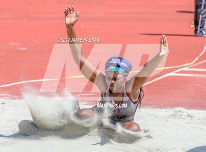 Thumbnail 2 in SCHSL AAAAA State Qualifier (Girls Field Events) photogallery.