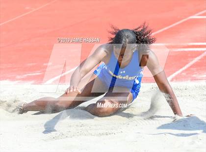 Thumbnail 3 in SCHSL AAAAA State Qualifier (Girls Field Events) photogallery.