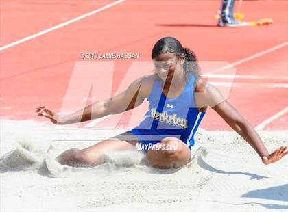Thumbnail 2 in SCHSL AAAAA State Qualifier (Girls Field Events) photogallery.