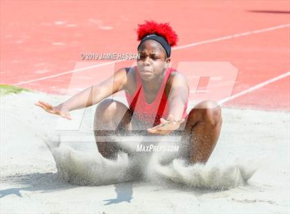 Thumbnail 2 in SCHSL AAAAA State Qualifier (Girls Field Events) photogallery.