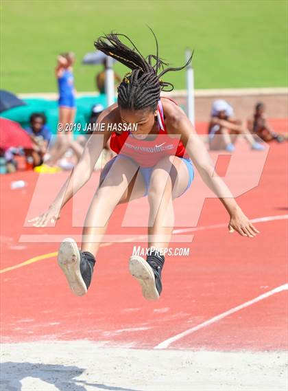 Thumbnail 3 in SCHSL AAAAA State Qualifier (Girls Field Events) photogallery.