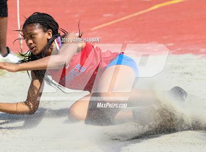 Thumbnail 2 in SCHSL AAAAA State Qualifier (Girls Field Events) photogallery.