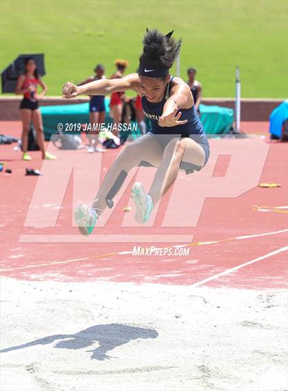 Thumbnail 1 in SCHSL AAAAA State Qualifier (Girls Field Events) photogallery.