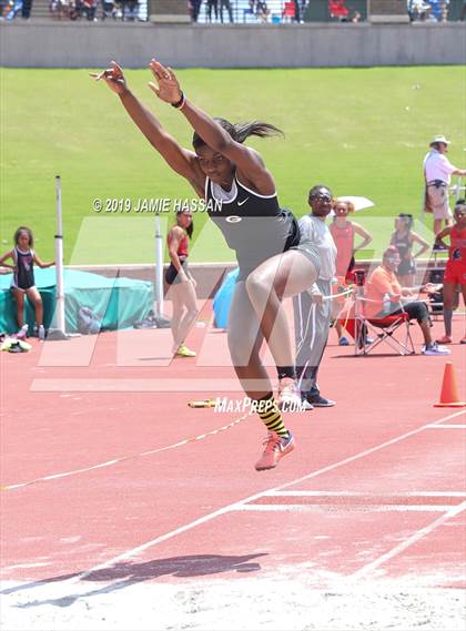 Thumbnail 2 in SCHSL AAAAA State Qualifier (Girls Field Events) photogallery.