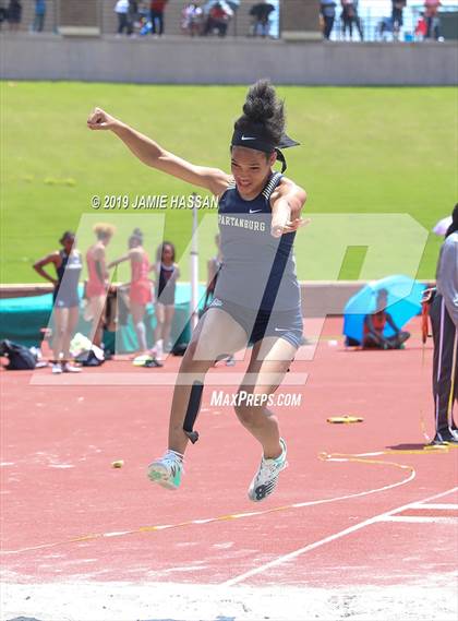 Thumbnail 3 in SCHSL AAAAA State Qualifier (Girls Field Events) photogallery.