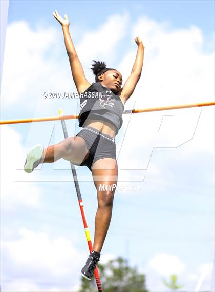Thumbnail 3 in SCHSL AAAAA State Qualifier (Girls Field Events) photogallery.