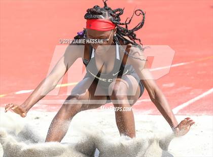 Thumbnail 2 in SCHSL AAAAA State Qualifier (Girls Field Events) photogallery.