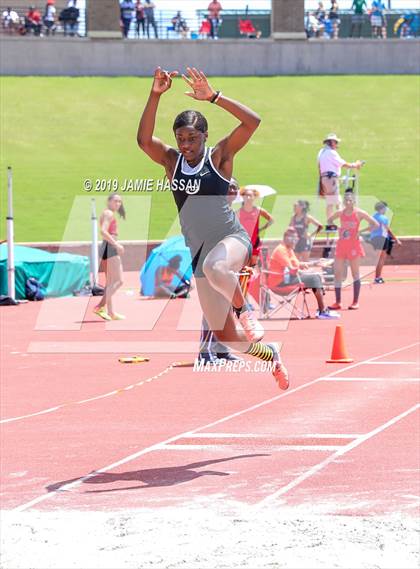 Thumbnail 1 in SCHSL AAAAA State Qualifier (Girls Field Events) photogallery.