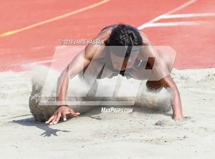 Thumbnail 2 in SCHSL AAAAA State Qualifier (Girls Field Events) photogallery.