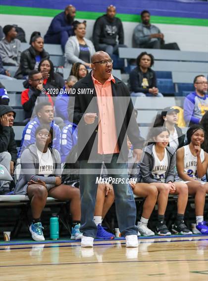Thumbnail 3 in Grain Valley vs. Lincoln College Prep (MSHSAA Class 4 Quarterfinal) photogallery.