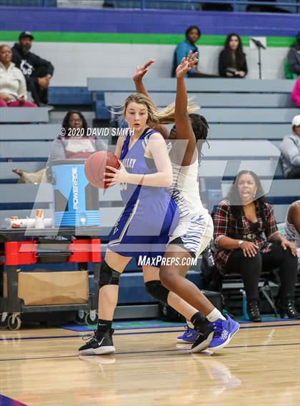 Thumbnail 2 in Grain Valley vs. Lincoln College Prep (MSHSAA Class 4 Quarterfinal) photogallery.