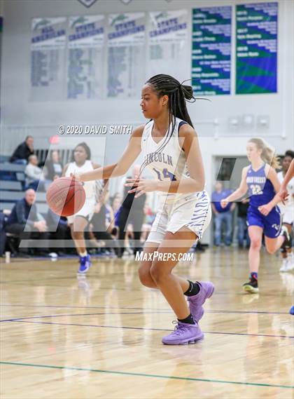 Thumbnail 3 in Grain Valley vs. Lincoln College Prep (MSHSAA Class 4 Quarterfinal) photogallery.