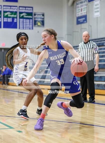 Thumbnail 2 in Grain Valley vs. Lincoln College Prep (MSHSAA Class 4 Quarterfinal) photogallery.