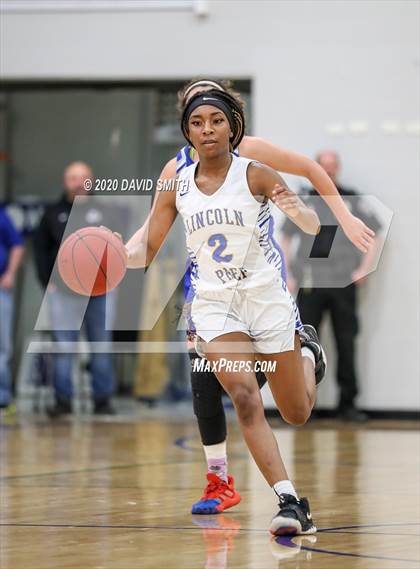 Thumbnail 2 in Grain Valley vs. Lincoln College Prep (MSHSAA Class 4 Quarterfinal) photogallery.