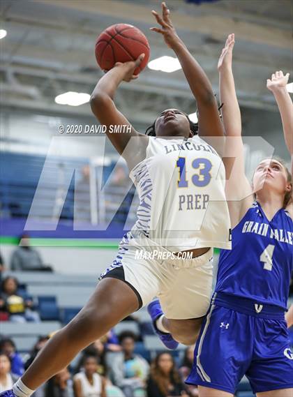 Thumbnail 3 in Grain Valley vs. Lincoln College Prep (MSHSAA Class 4 Quarterfinal) photogallery.