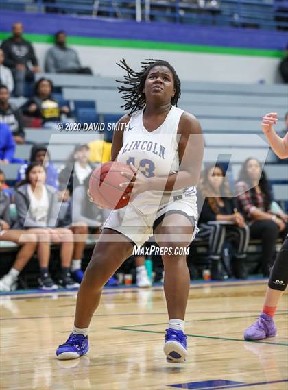 Thumbnail 2 in Grain Valley vs. Lincoln College Prep (MSHSAA Class 4 Quarterfinal) photogallery.