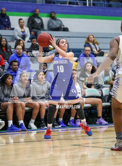 Thumbnail 2 in Grain Valley vs. Lincoln College Prep (MSHSAA Class 4 Quarterfinal) photogallery.