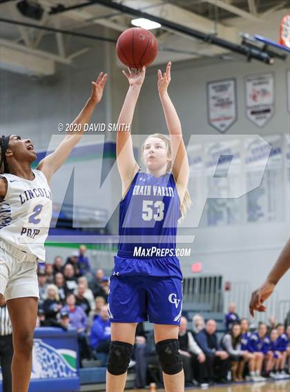 Thumbnail 1 in Grain Valley vs. Lincoln College Prep (MSHSAA Class 4 Quarterfinal) photogallery.