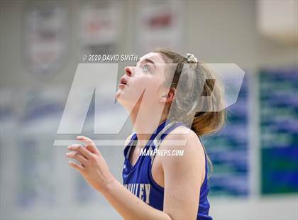 Thumbnail 1 in Grain Valley vs. Lincoln College Prep (MSHSAA Class 4 Quarterfinal) photogallery.