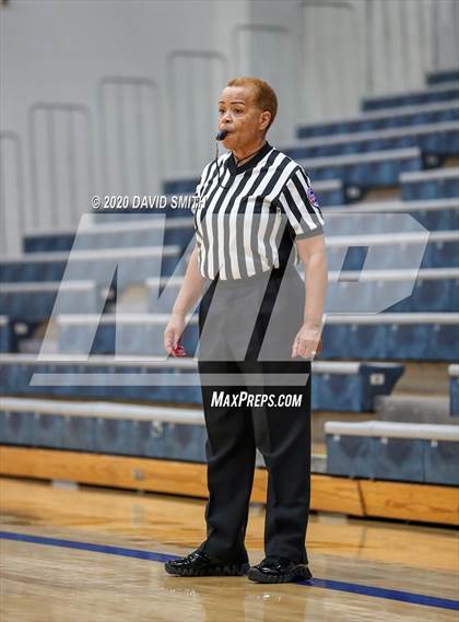 Thumbnail 3 in Grain Valley vs. Lincoln College Prep (MSHSAA Class 4 Quarterfinal) photogallery.