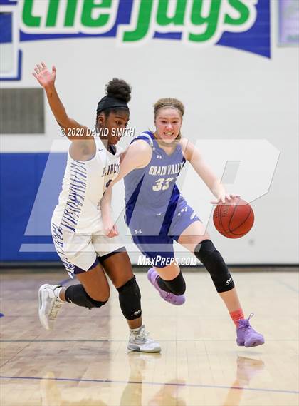 Thumbnail 2 in Grain Valley vs. Lincoln College Prep (MSHSAA Class 4 Quarterfinal) photogallery.