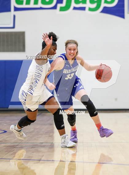 Thumbnail 1 in Grain Valley vs. Lincoln College Prep (MSHSAA Class 4 Quarterfinal) photogallery.