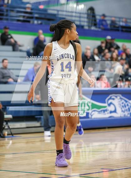 Thumbnail 2 in Grain Valley vs. Lincoln College Prep (MSHSAA Class 4 Quarterfinal) photogallery.