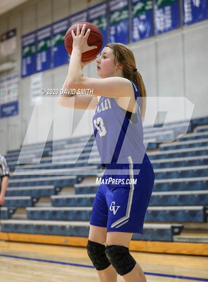 Thumbnail 2 in Grain Valley vs. Lincoln College Prep (MSHSAA Class 4 Quarterfinal) photogallery.
