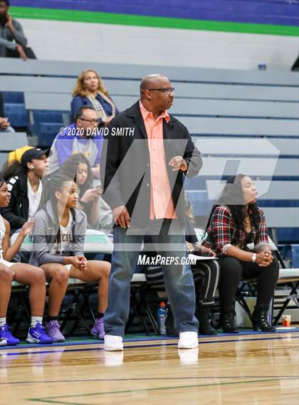 Thumbnail 1 in Grain Valley vs. Lincoln College Prep (MSHSAA Class 4 Quarterfinal) photogallery.