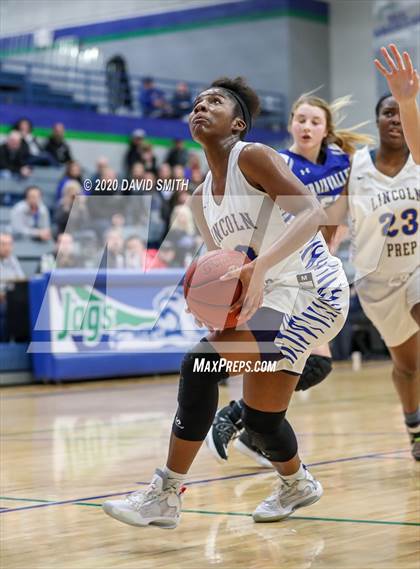 Thumbnail 3 in Grain Valley vs. Lincoln College Prep (MSHSAA Class 4 Quarterfinal) photogallery.